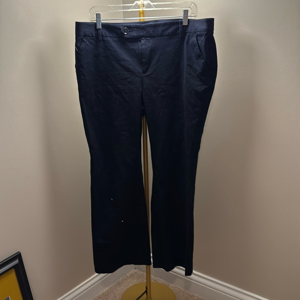 Women’s size 14 Navy Eddie Bauer Straight leg work pant